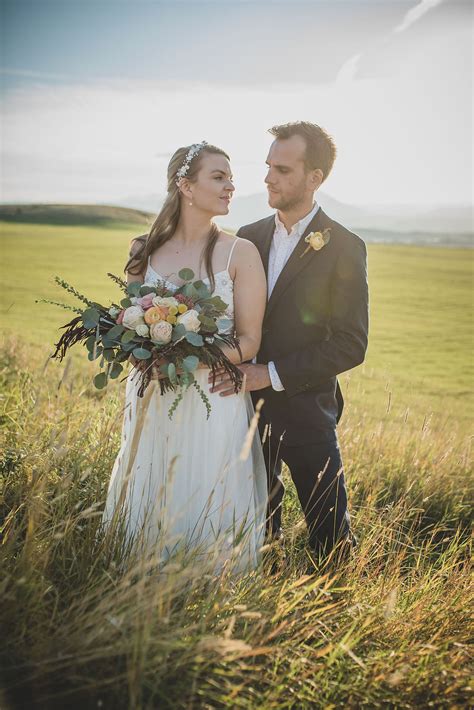 Intimate Sage Lodge Wedding | Emigrant, Montana