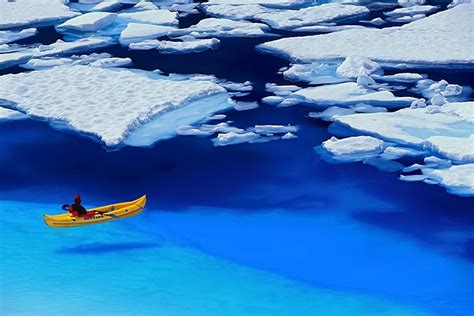 Kayaking in Glacier Bay, Alaska - Beautiful places. Best places in the world. Shut up and take ...