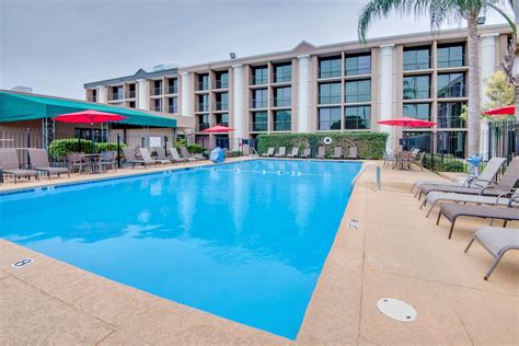 Ramada Hotel Metairie, LA - See Discounts