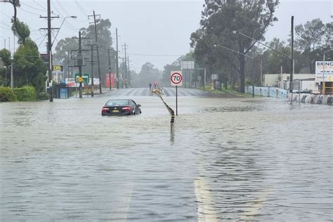 Greater Sydney braces for worst of 'life-threatening…