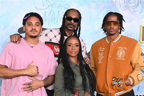 Snoop Dogg's Wife and Kids: Everything You Need to Know | NBC Insider