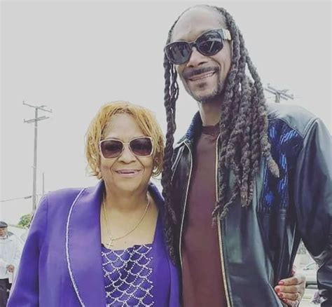 Snoop Dogg Mourns the Death of His Mother with Heartfelt Tribute