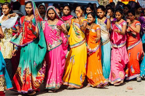 Traditional Dresses of Gujarat: Vibrant, Colourful and Mesmerizing