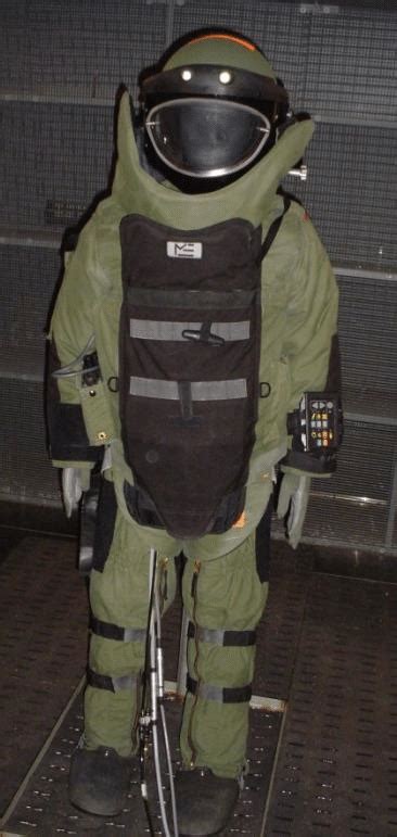 Explosive Ordnance Disposal (EOD) suit (Med-Eng EOD9) | Download ...