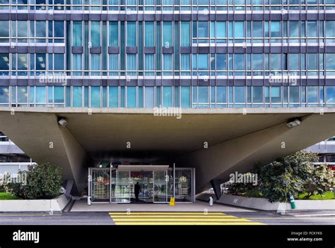 main entrance to WHO - World Health Organization - Headquarters ...