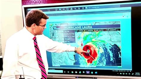 Louisiana meteorologist continues forecasts during his colon cancer treatment