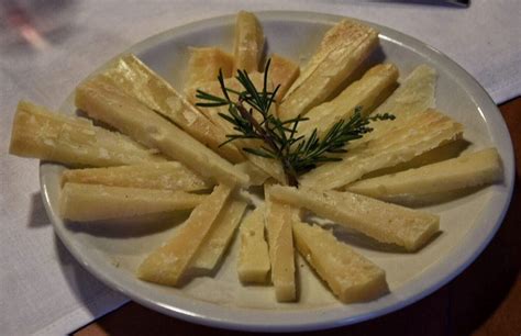 Sardinian Food: 33 Truly Delicious Dishes And Drinks You Must Try