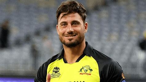 Marcus Stoinis Bursts into Hysterical Laughter after Jaiswal Runout | India vs. Australia T20.