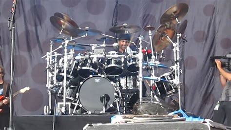 Carter Beauford Drum Solo - 7/10/09 Bilbao, SPAIN - YouTube