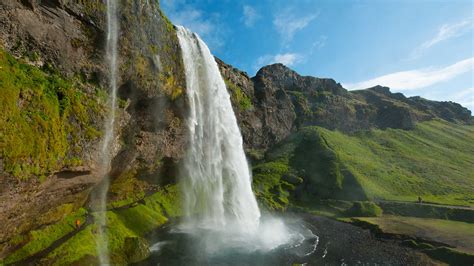 Seljalandsfoss waterfall : South Iceland : Travel Guide : Nordic Visitor