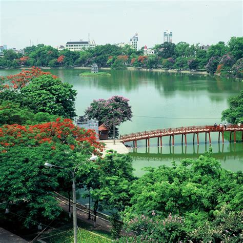 Hoan Kiem Lake & Ngoc Son Temple - Hanoi Attractions