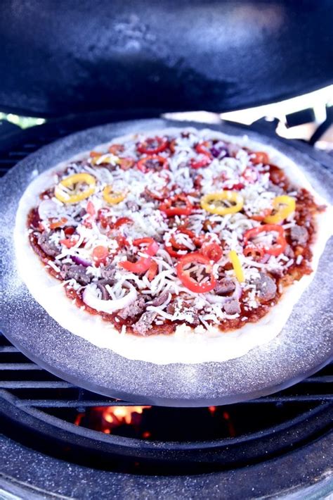 Grilled Pizza {with homemade pizza sauce} - Out Grilling