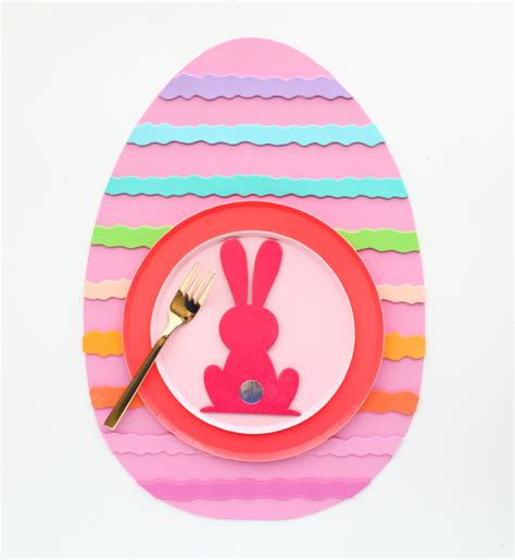 DIY Easter Placemats: Colorful Eggs - Consumer Crafts | Easter placemats, Easter diy, Easter ...