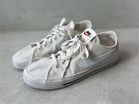 Nike white canvas sneakers, Women's Fashion, Footwear, Sneakers on ...