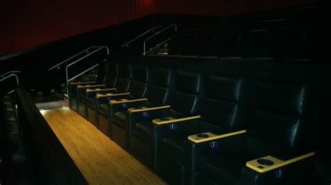 Movie Theater «Regal Cinemas Rockville Center 13», reviews and photos ...