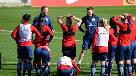 England Women's head coach Mark Sampson blessed with options, says Fern Whelan | Football News ...