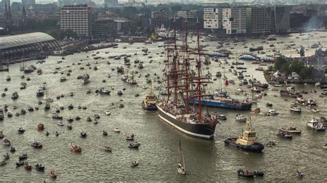 Over 600 ships arriving at the Port of Amsterdam | The Kid Should See This