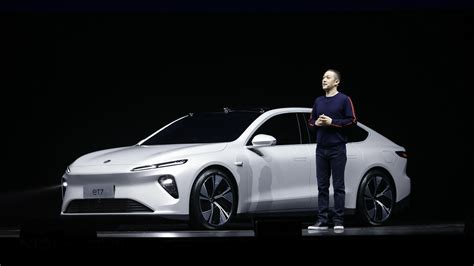 Nio ET7 flagship teases 150-kwh solid-state battery, arrival in 2022