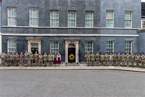 Rishi Sunak Leads National One Minute Silence for Ukraine in London – Middle East Monitor