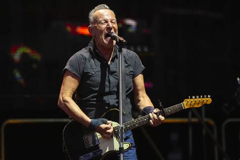 Bruce Springsteen postpones all 2023 tour dates until 2024 | Inquirer ...