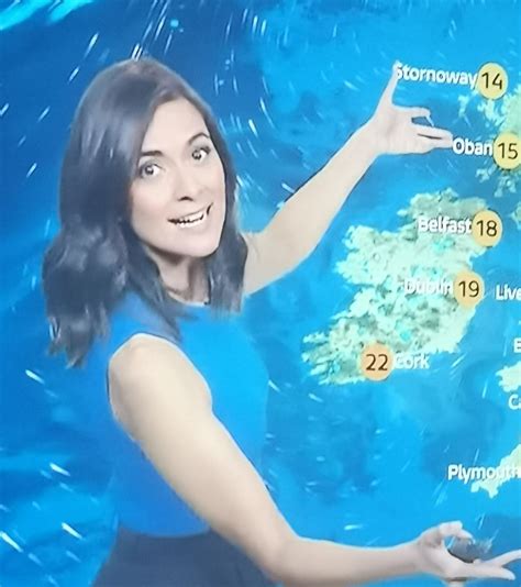 Lucy Verasamy Itv Weather Girl, Weather Girl Lucy, Hottest Weather Girls, Jucy Lucy, Cold People ...