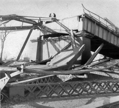 Wreckage of the Silver Bridge after its collapse on Dec. 15, 1967 - The ...