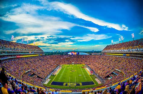 20 Largest College Football Stadiums In The World