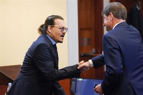 Johnny Depp Hugging Lawyer After Closing Argument Warms Social Media ...