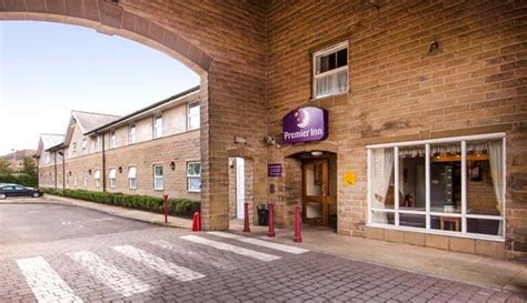 Premier Inn Leeds Bradford Airport - Hotels in Leeds LS19 7AW - 192.com