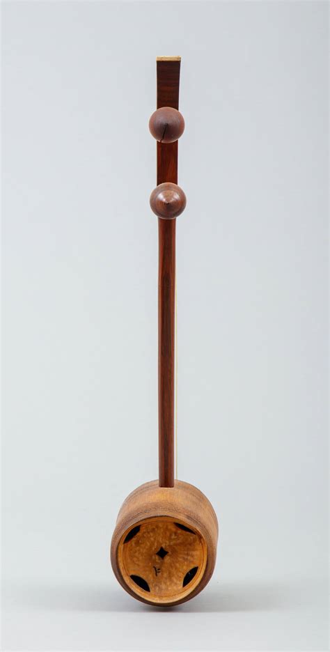 Erhu – Works – National Music Museum