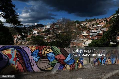 755 Petare Slum Photos & High Res Pictures - Getty Images