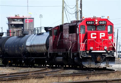 U.S. Allows Canadian Pacific and Kansas City Southern Railroads to Merge - The New York Times