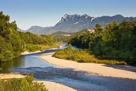 Les rivères Drôme, Roanne, Aygues... | Drôme Tourisme | Drôme, Paysage france, Tourisme