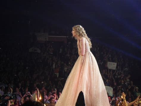 Taylor Swift - Speak Now World Tour | Taylor swift album, Taylor swift ...