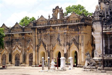 Ananda temple — Stock Photo © shanin #3614476