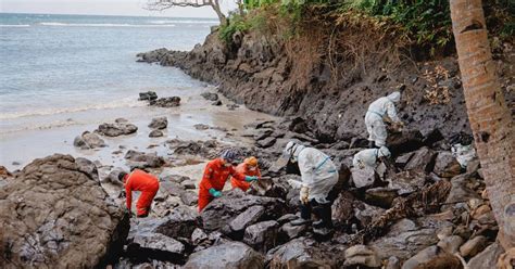 Japan sends team to help PH remove oil spill in Oriental Mindoro | The Manila Times