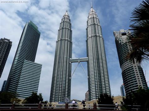 (UPDATE) #KLCC: Bomb Threat At Kuala Lumpur Convention Centre; Police Investigating - Hype MY