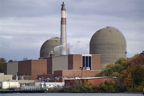 Indian Point Nuclear Plant Shuts Down, and New York Races for Wind ...