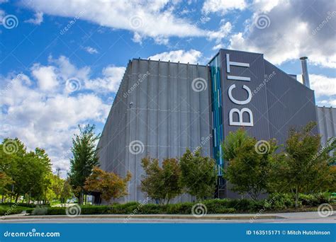 Signo Del BCIT British Columbia Institute Technology Foto editorial - Imagen de cuadrado, afuera ...