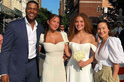 Heartwarming Photos of Proud Dad Michael Strahan with His 4 Kids