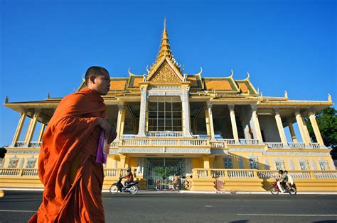Monk in Phnom Penh. Battambang, Kampot, Siem Reap, Phnom Penh, Angkor Wat, Monk, Cambodia ...