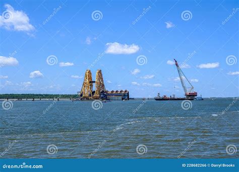 Shipwreck Salvage Operation Editorial Photo - Image of georgia, freight ...