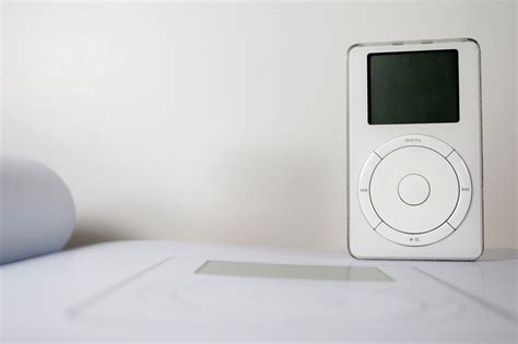 2001 Revisited: the iPod Introduction – 512 Pixels