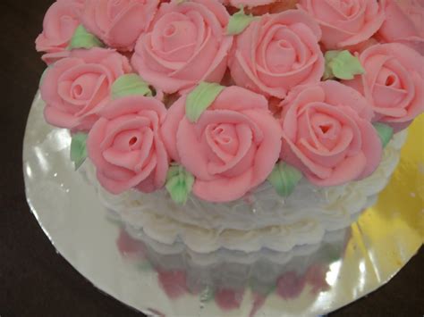 PreciousMoments Lovely Homebake: Buttercream Rose Cake