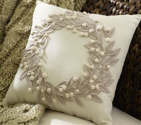 homey home design: Pottery Barn Knock-off Pillow for the holidays