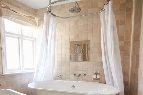 Best Clawfoot Tub Shower Curtain Solutions - Fascinating Home