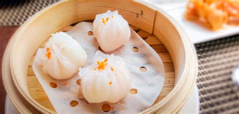 Hong Kong Food: 15 Must-Eat Dishes (& Where to Eat Them)