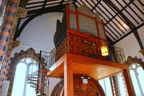 St James's University Hospital Chapel,... © Mark Stevenson cc-by-sa/2.0 :: Geograph Britain and ...