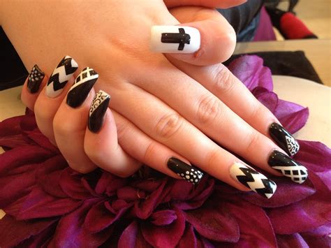 Acrylic nails with black and white nail art | Nic Senior | Flickr