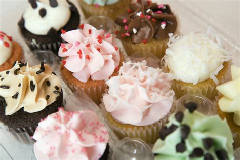 12 Gourmet Cupcakes & Delivery | London